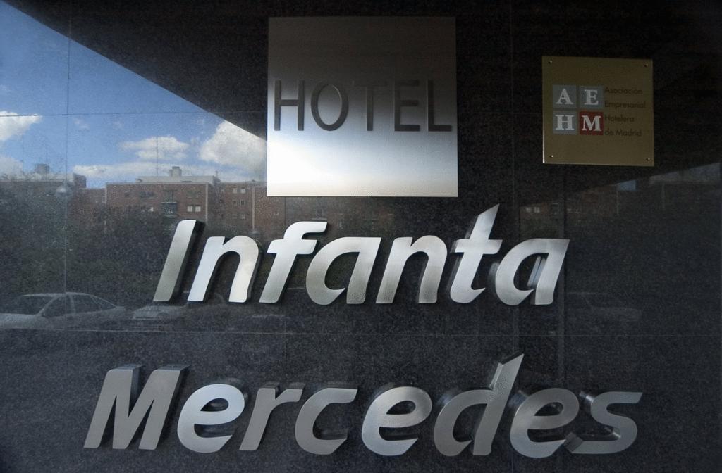 ホテル インファンタ メルセデス マドリード エクステリア 写真